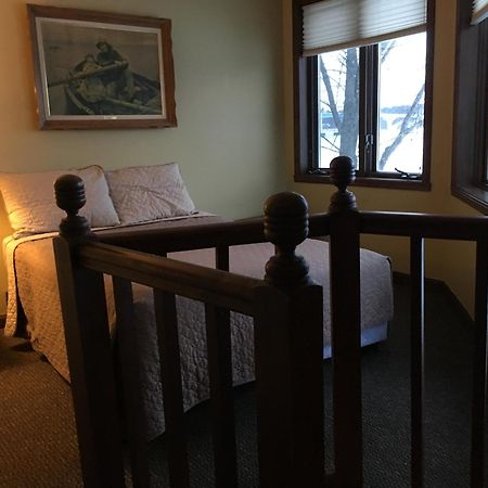 Snug Harbor Inn スタージョンベイ エクステリア 写真