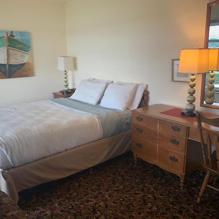 Snug Harbor Inn スタージョンベイ エクステリア 写真