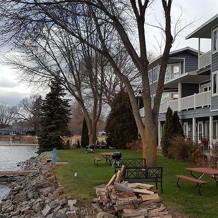 Snug Harbor Inn スタージョンベイ エクステリア 写真