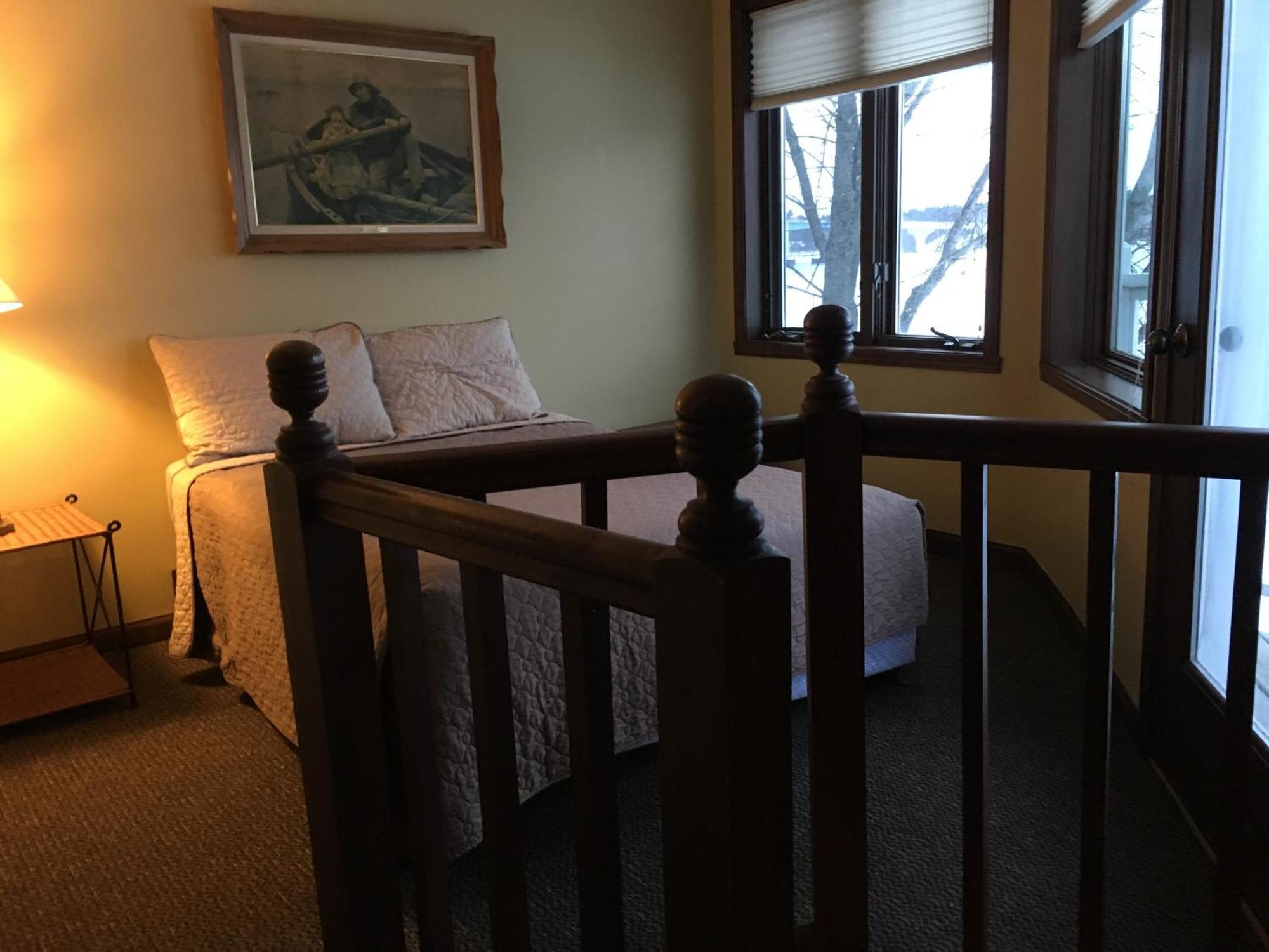 Snug Harbor Inn スタージョンベイ エクステリア 写真