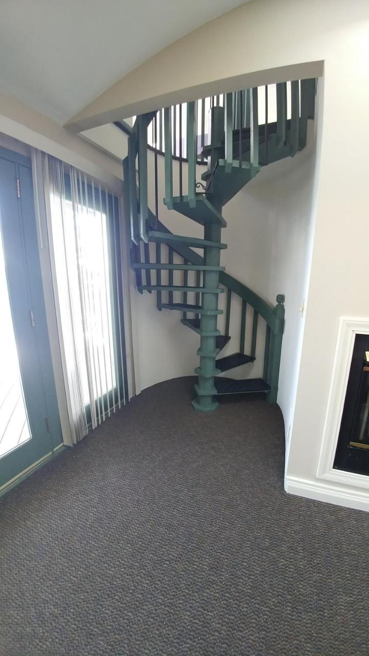 Snug Harbor Inn スタージョンベイ エクステリア 写真