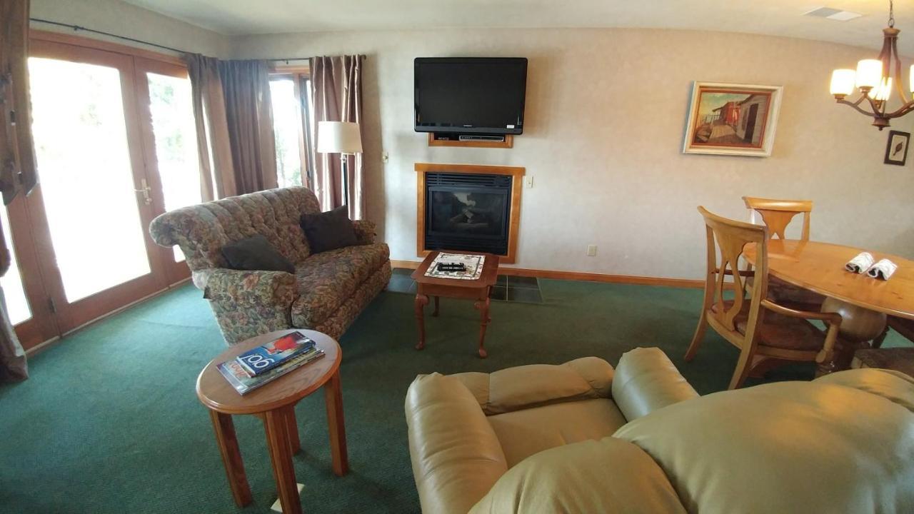 Snug Harbor Inn スタージョンベイ エクステリア 写真