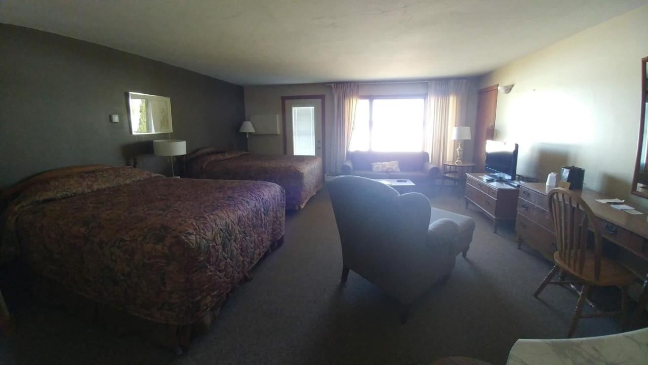 Snug Harbor Inn スタージョンベイ エクステリア 写真