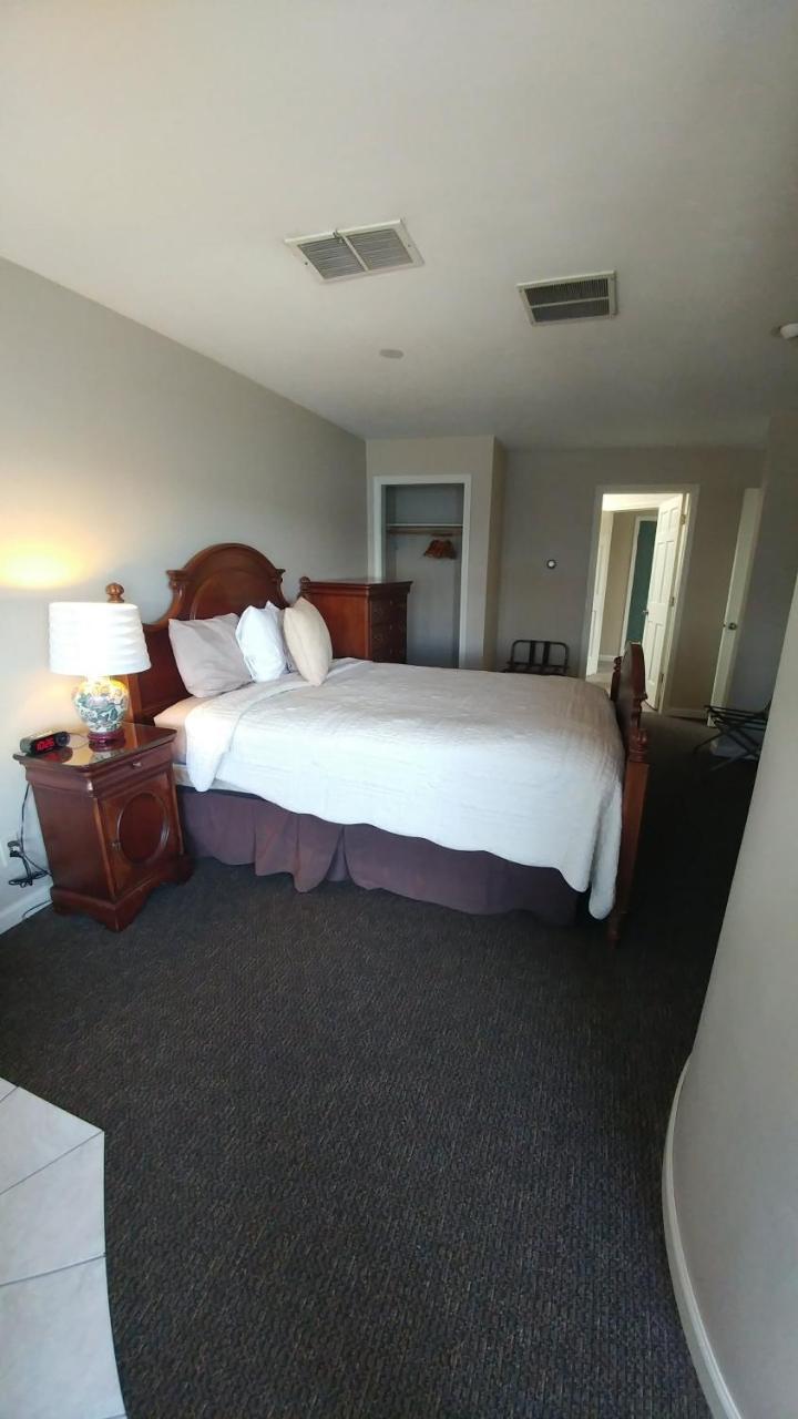 Snug Harbor Inn スタージョンベイ エクステリア 写真