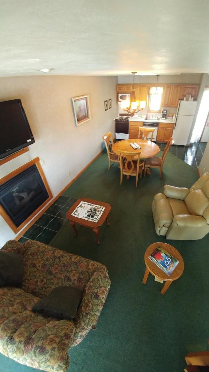 Snug Harbor Inn スタージョンベイ エクステリア 写真