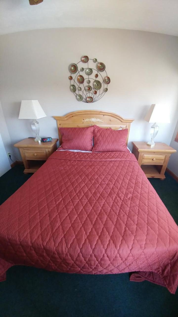 Snug Harbor Inn スタージョンベイ エクステリア 写真