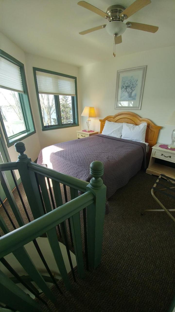 Snug Harbor Inn スタージョンベイ エクステリア 写真