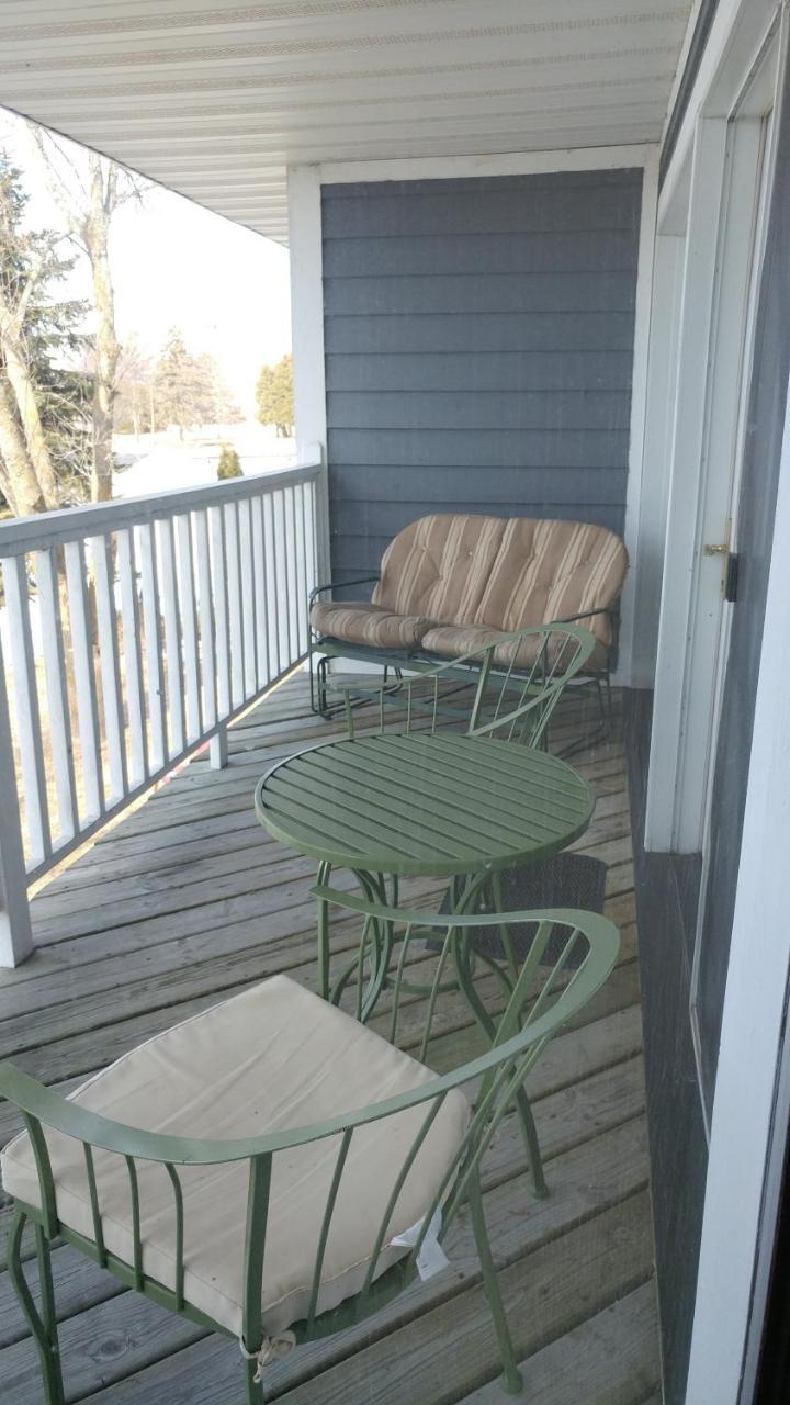 Snug Harbor Inn スタージョンベイ エクステリア 写真